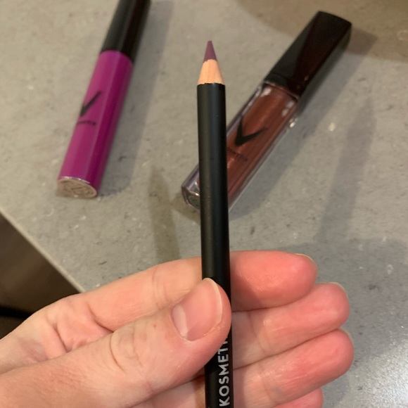 Women’s lip cosmetics - Picture 5 of 5